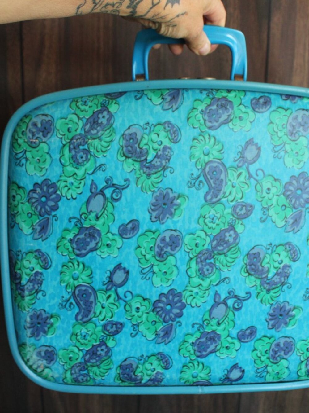 Vintage 1960s Suitcase, Floral Print Hard Side Travel Case,  Mirror Inside - Picture 8 of 10